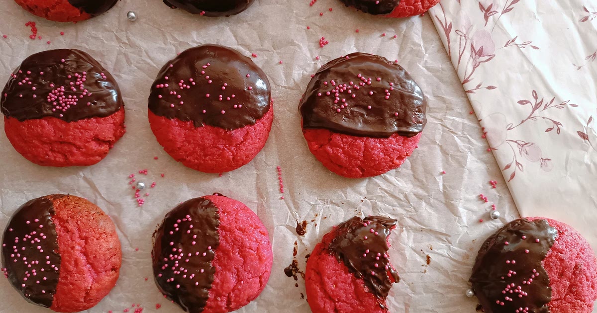 Chocolate covered strawberry cookies Recipe | Samsung Food App