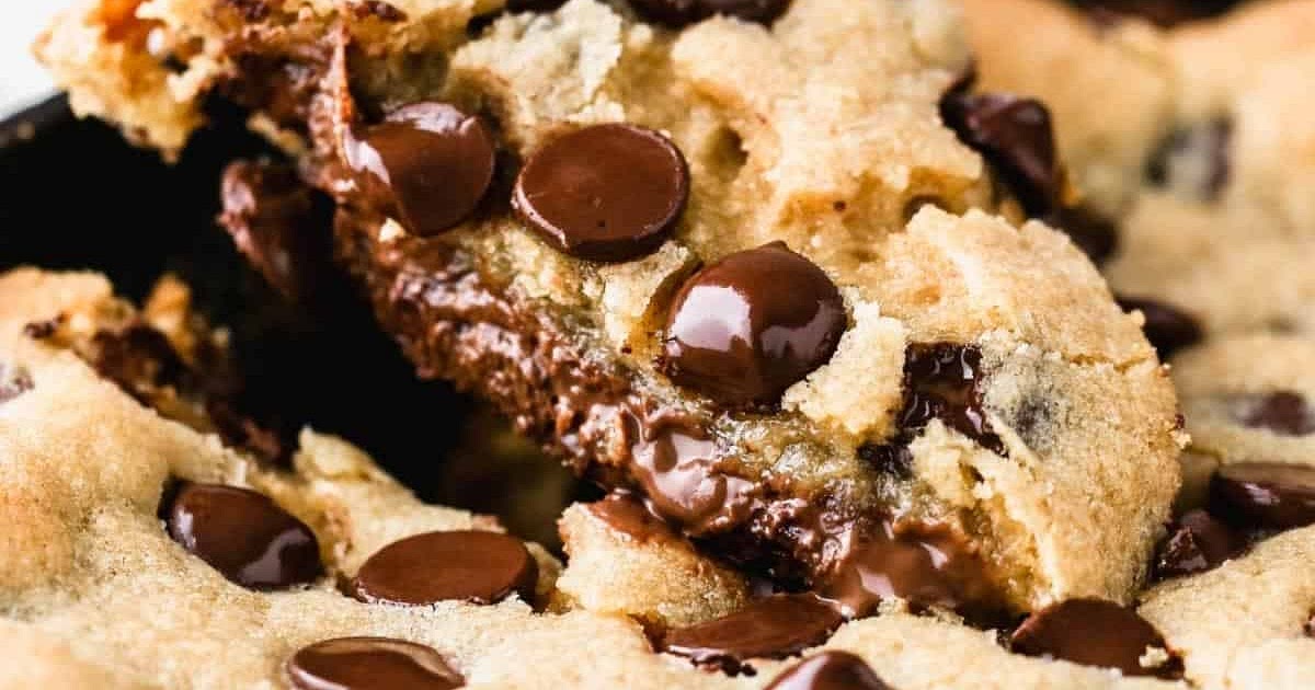 Skillet Nutella cookie pie Recipe | Samsung Food App