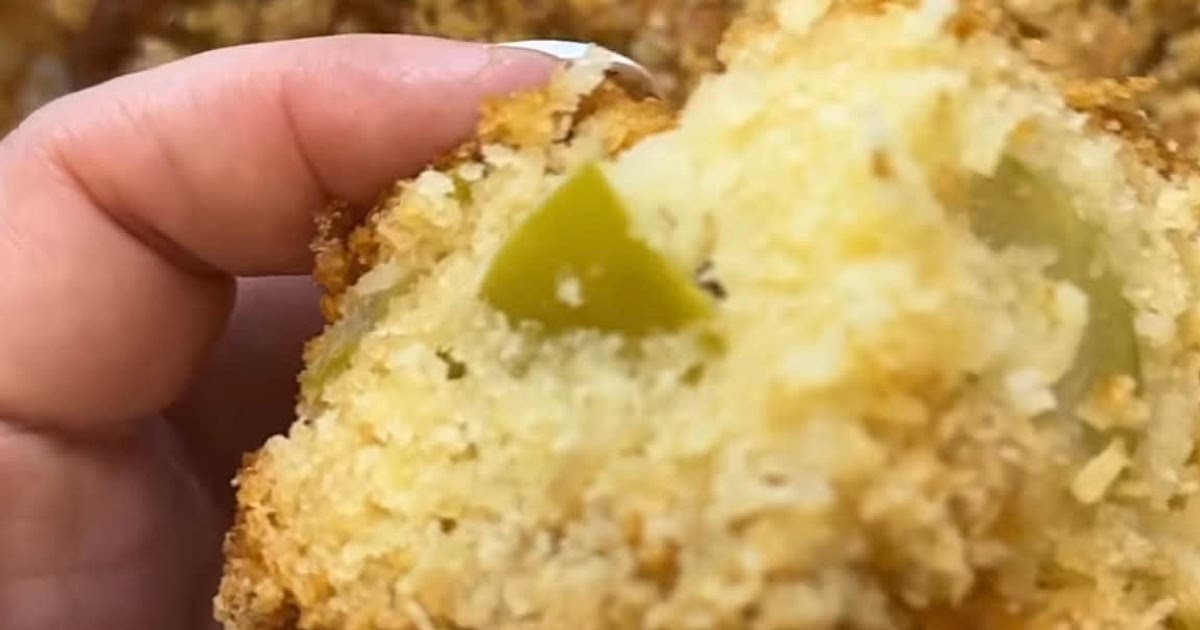 Apple Crumble Cake Recipe | Samsung Food App