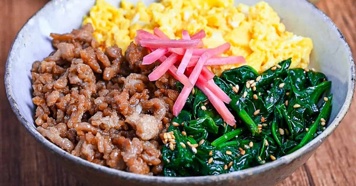 Chicken Soboro Rice Bowl (Sanshoku Donburi) Recipe | Samsung Food App