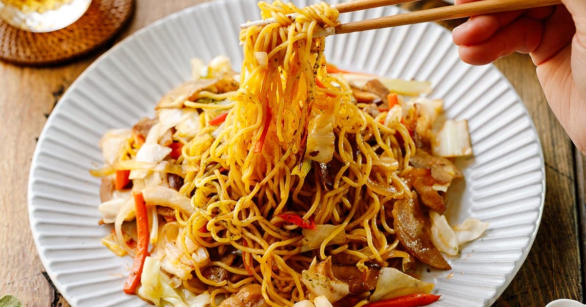 Yakisoba (Japanese Stir-Fried Noodles) Recipe | Samsung Food App