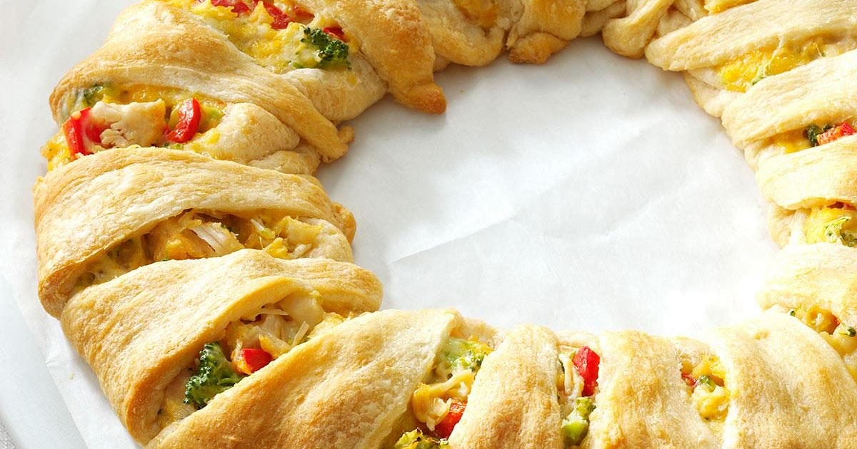 Chicken Crescent Wreath Recipe | Samsung Food App