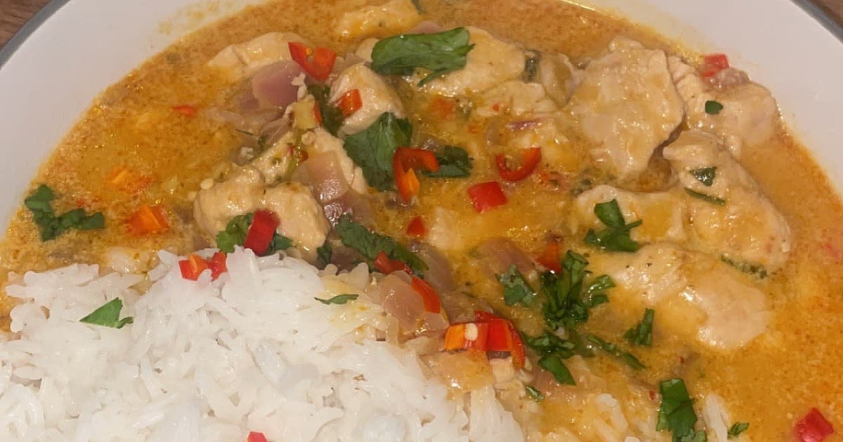 Thai-Style Chicken and Coconut Curry Recipe | Samsung Food App