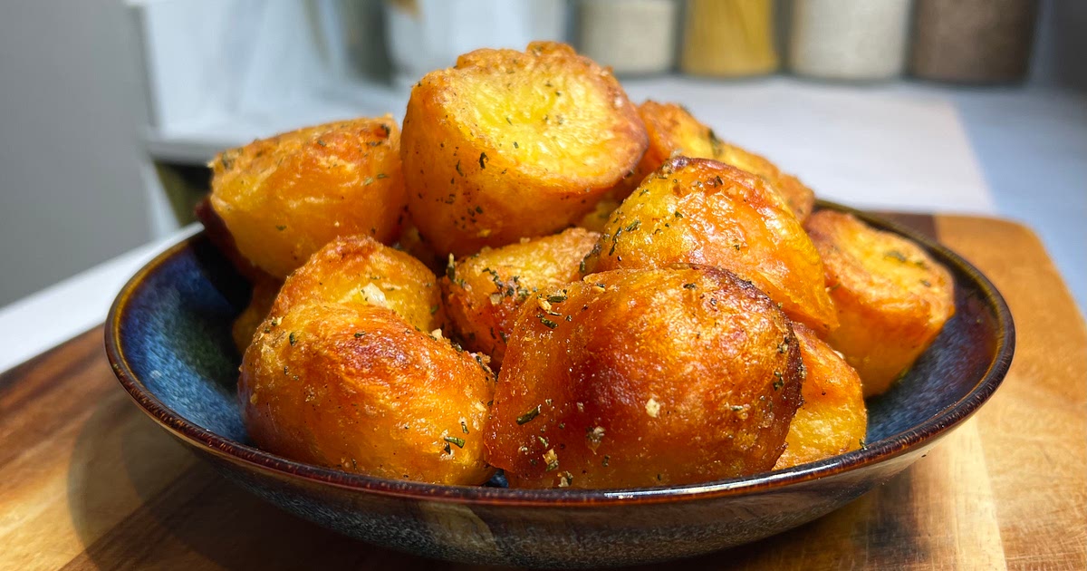 Rosemary &amp; Garlic Roast Potatoes Recipe | Samsung Food App