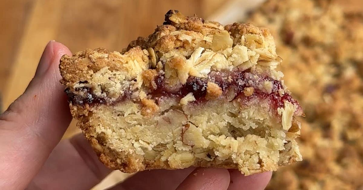 Raspberry Jam Crumble Slice Recipe | Samsung Food App