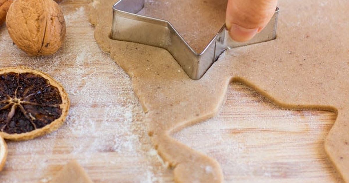 Best Christmas Gingerbread Cookies (without any ginger) Recipe | Samsung Food App