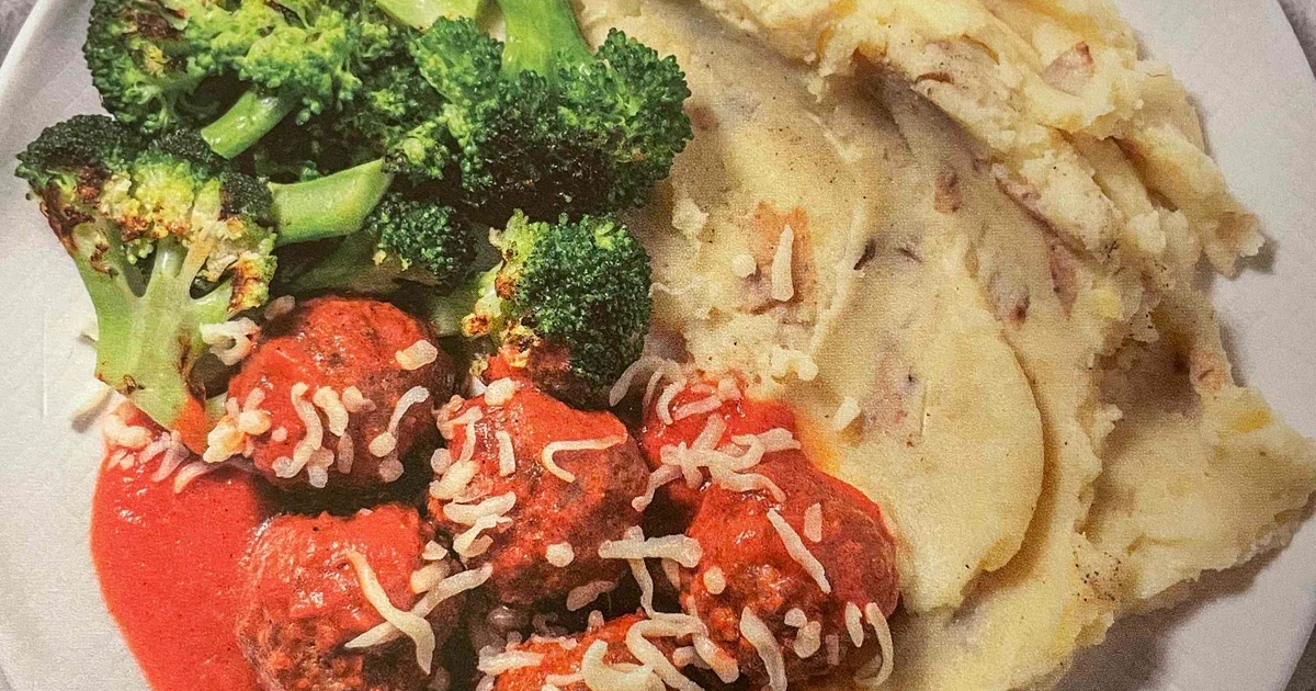 Meatballs in Cajun tomato sauce with mash Recipe | Samsung Food App