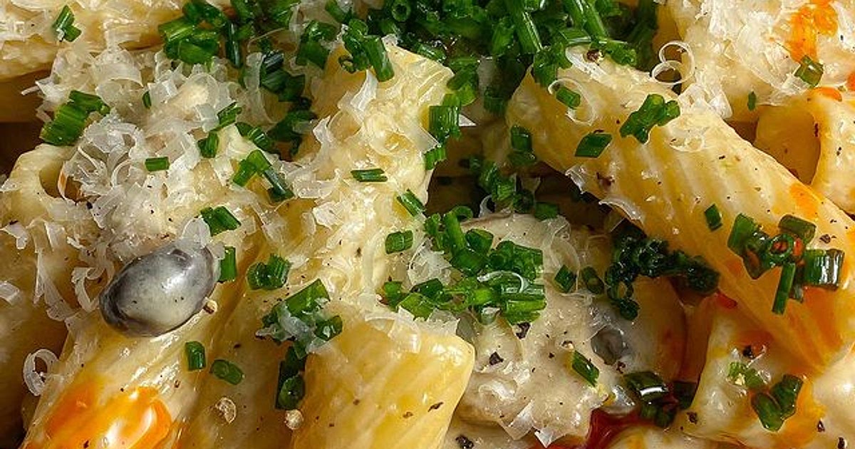 Roasted garlic and miso mushroom pasta Recipe | Samsung Food App