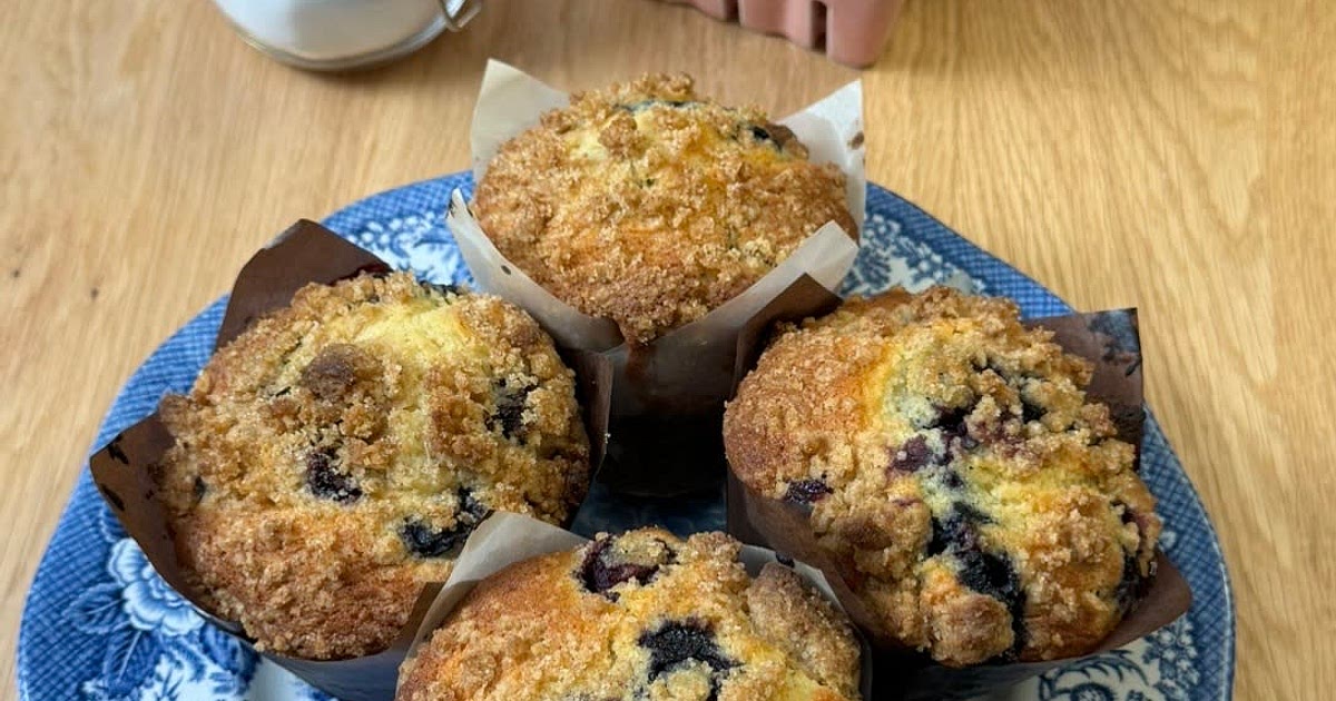 Blueberry Crumble Muffins Recipe | Samsung Food App