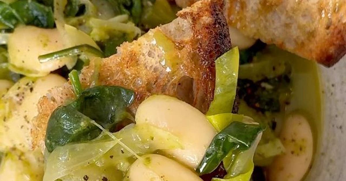 Creamy Leek, Spinach & Butter Bean Bowls Recipe | Samsung Food App