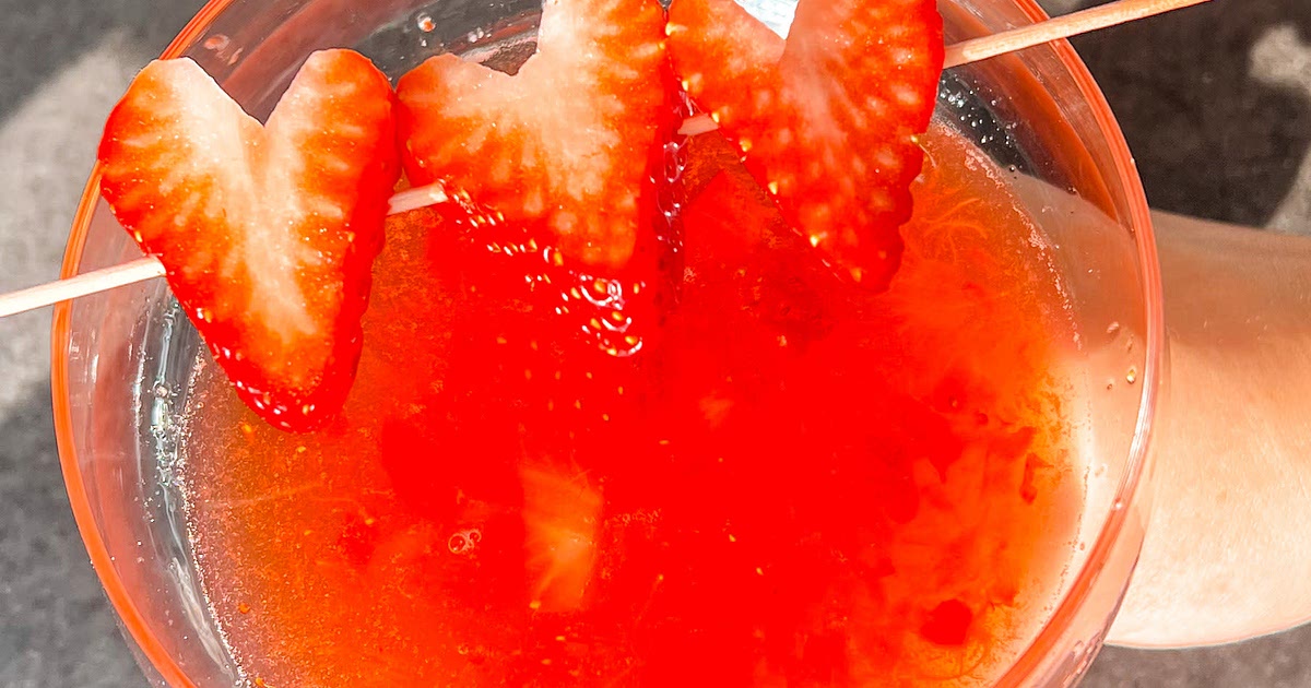 STRAWBERRY MARTINI Recipe | Samsung Food App