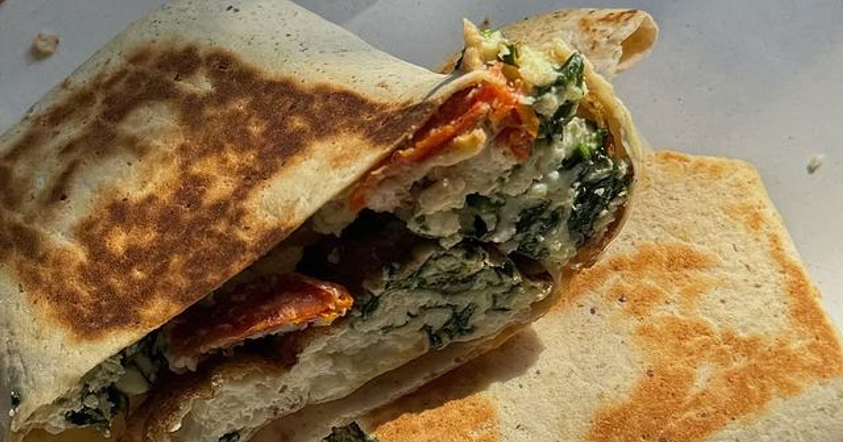 Spinach feta and egg white wrap Recipe | Samsung Food App