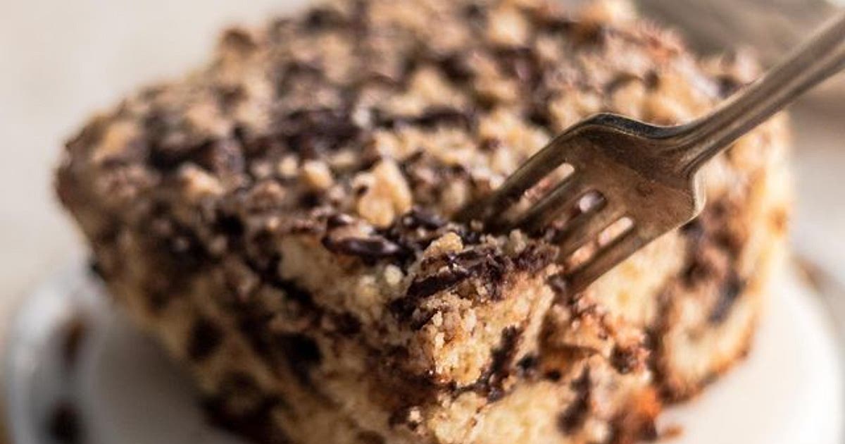 Chocolate Babka-Filled Crumb Cake Recipe | Samsung Food App