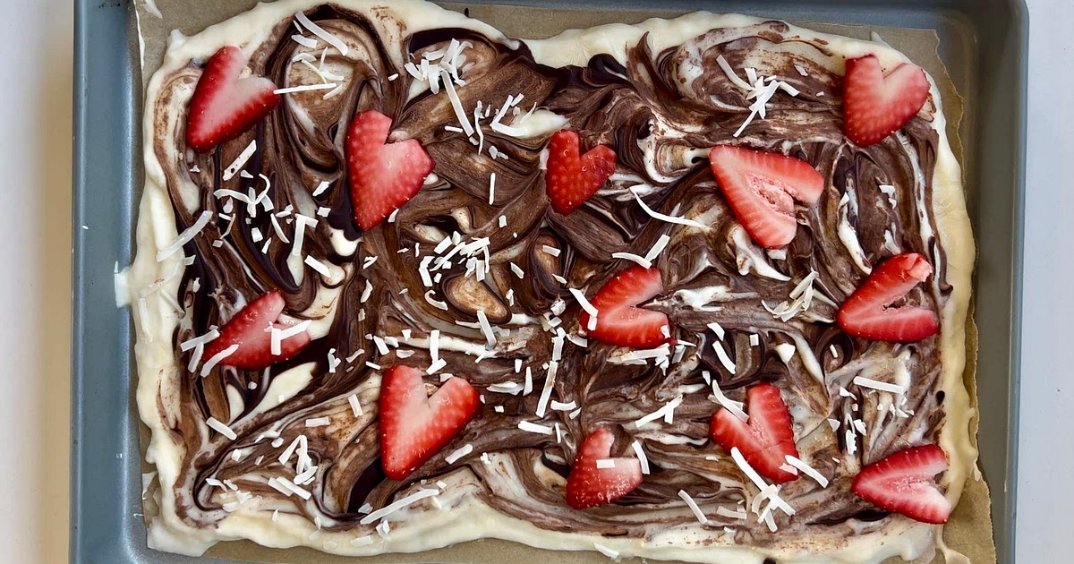 Valentine's Day Yogurt Bark Recipe | Samsung Food App