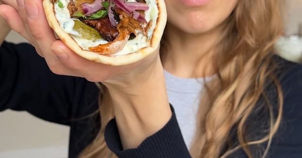 shawrma mushroom flatbread with tzatziki Recipe | Samsung Food App