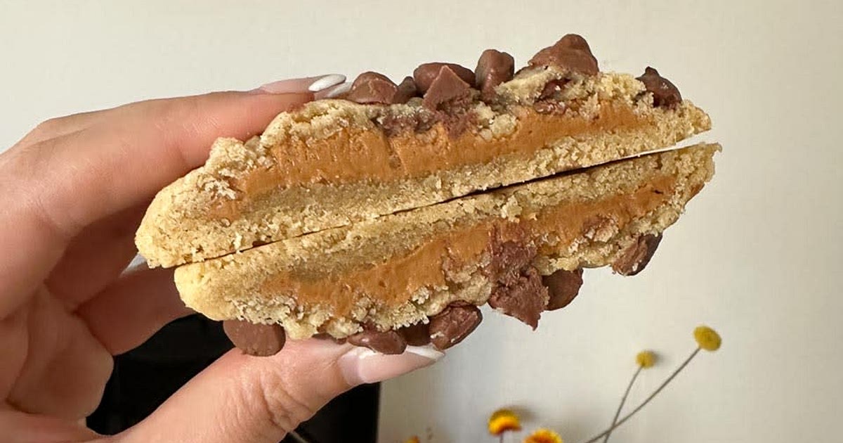 Peanut Butter Stuffed Choc Chip Cookies 🍪 Recipe | Samsung Food App