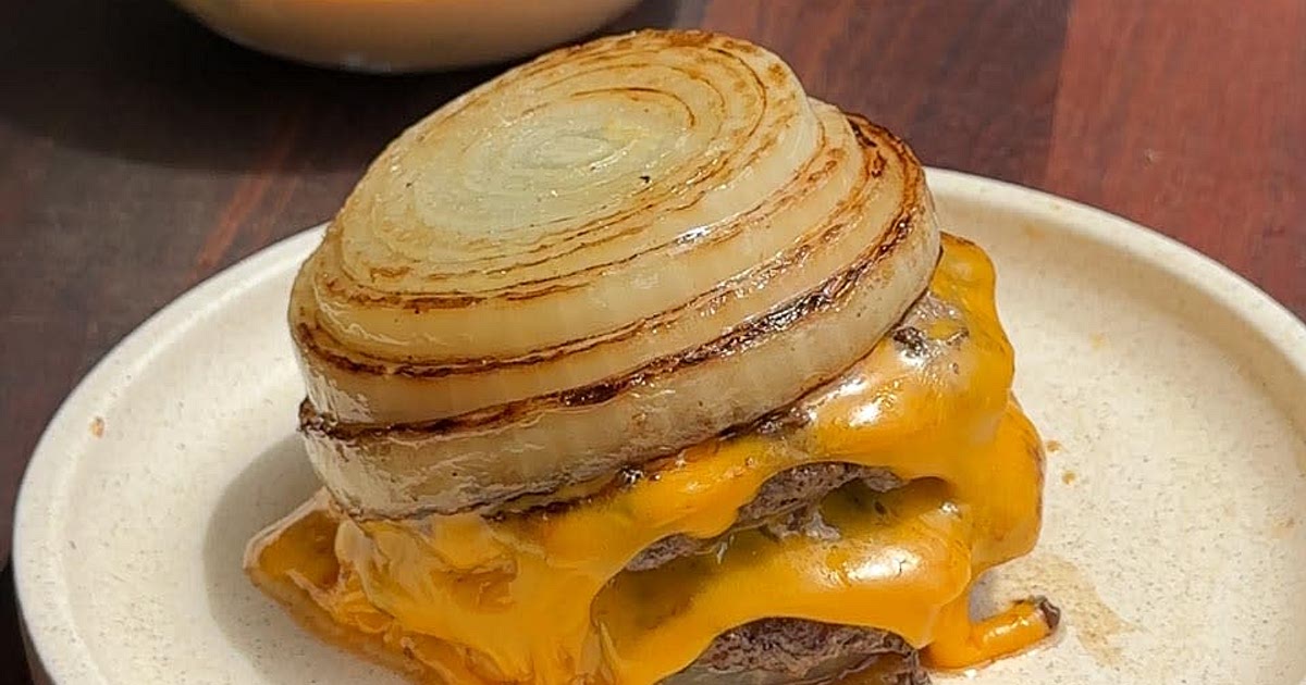 Viral Flying Dutchman Burger 🧅🍔 Recipe | Samsung Food App