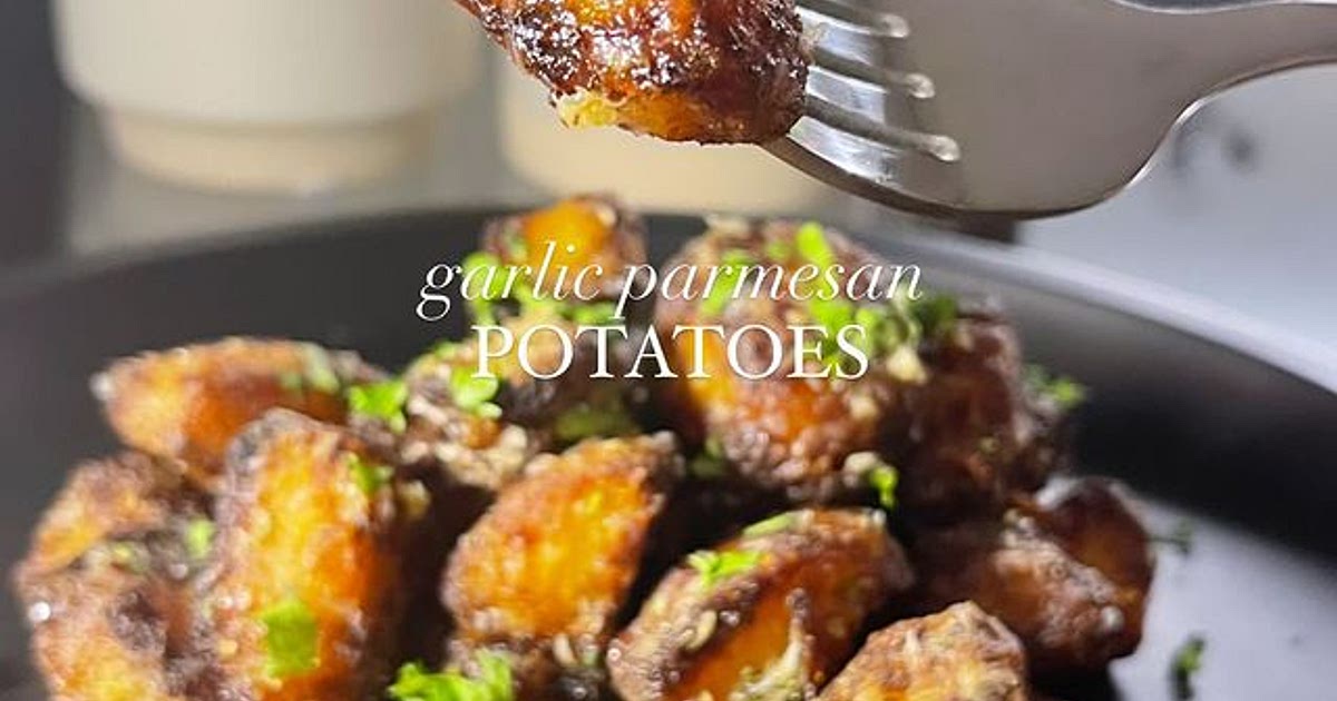 Garlic Parmesan Potatoes Recipe | Samsung Food App