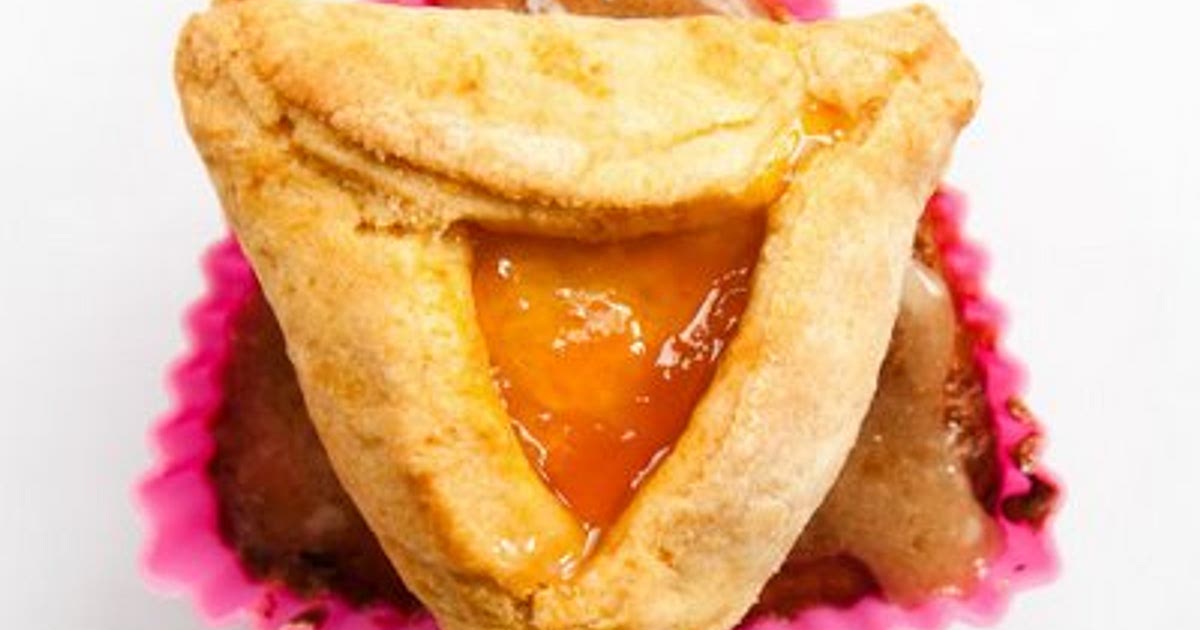 Hamentushen Triangular Cupcakes Recipe | Samsung Food App