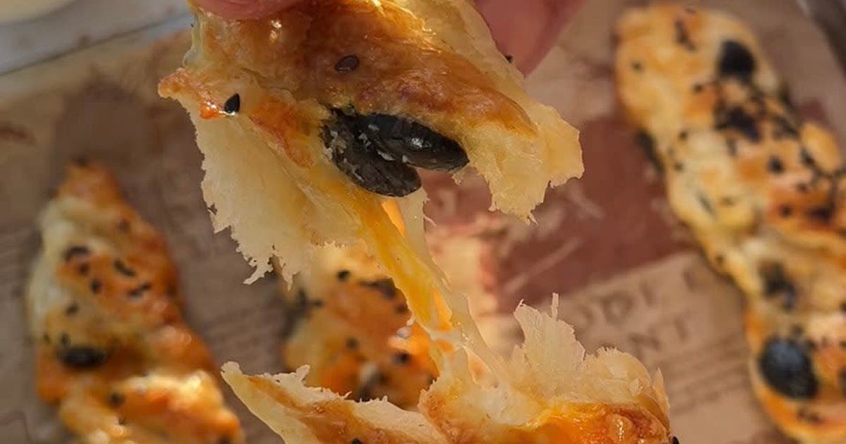 Cheese and Olive Twists Recipe | Samsung Food App