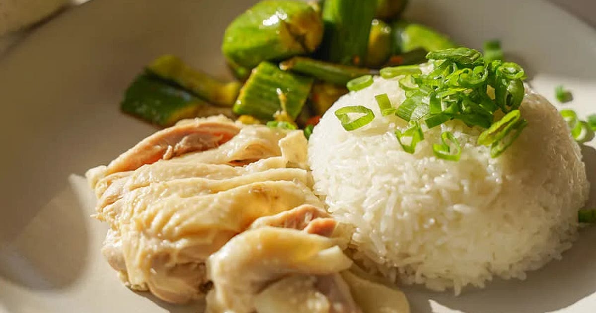 Poached Chicken and Rice with Soy and Vinegar Green Onion Sauce Recipe | Samsung Food App