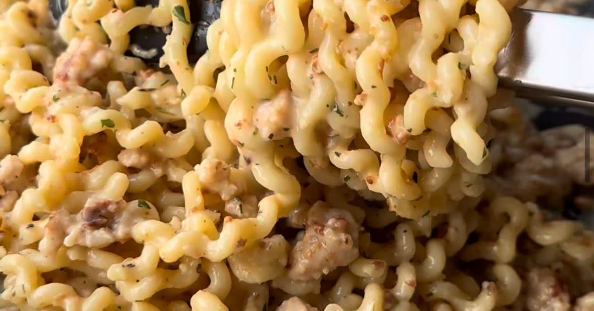 Creamy Garlic & Herb Sausage & Chorizo Pasta Recipe | Samsung Food App