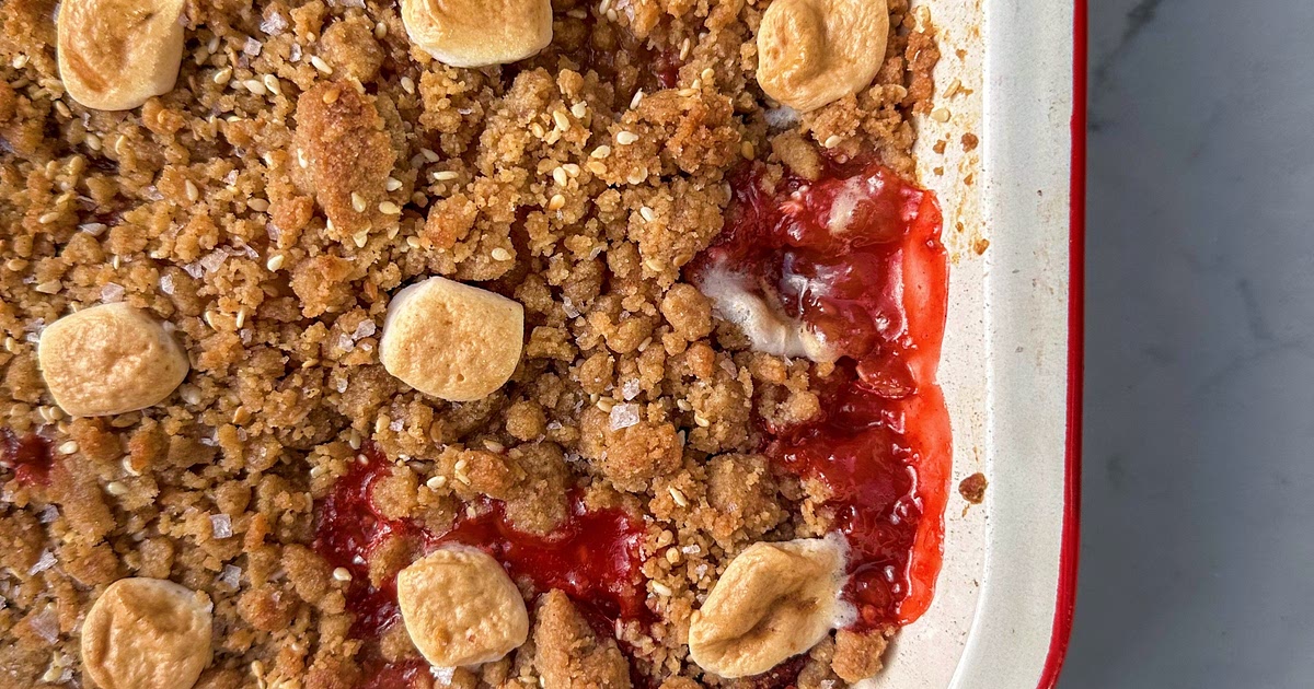 PEAR, STRAWBERRY & RHUBARB CRUMBLE Recipe | Samsung Food App