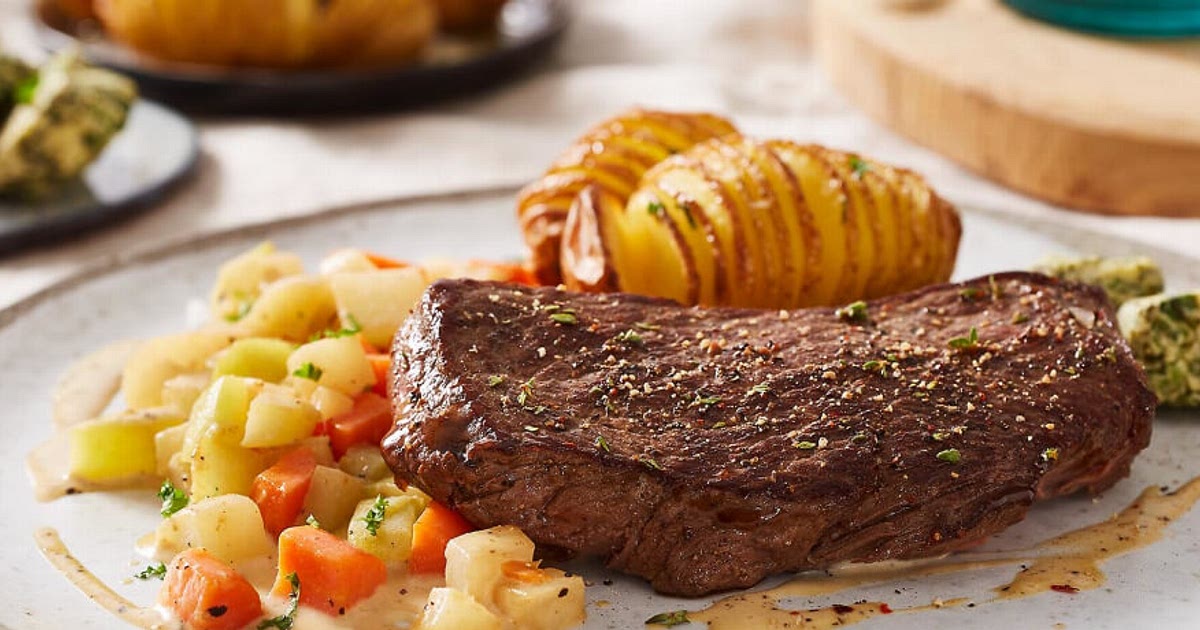 Rinder-Minutensteaks mit Kräuterbutter und Fächerkartoffeln Recipe ...
