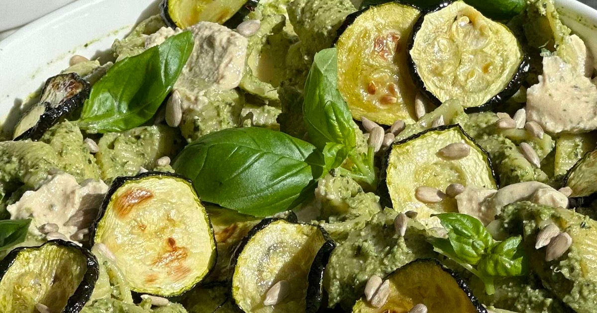 Cheesy garlic & zucchini pasta Recipe | Samsung Food App