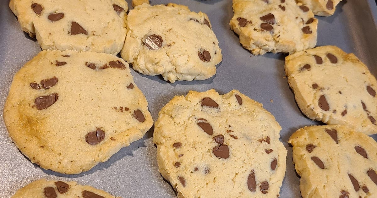 Soft and Chewy Chocolate Chip Cookies Recipe | Samsung Food App