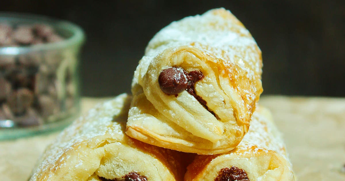 4 Ingredient Chocolate Croissants Recipe | Samsung Food App