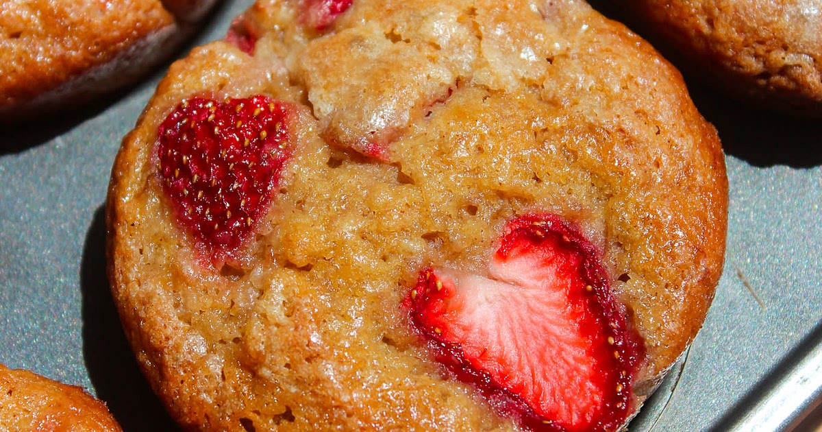 Strawberry Banana Bread Muffins Recipe | Samsung Food App