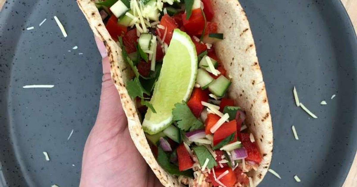 Shredded Chicken Pita Taco Recipe | Samsung Food App