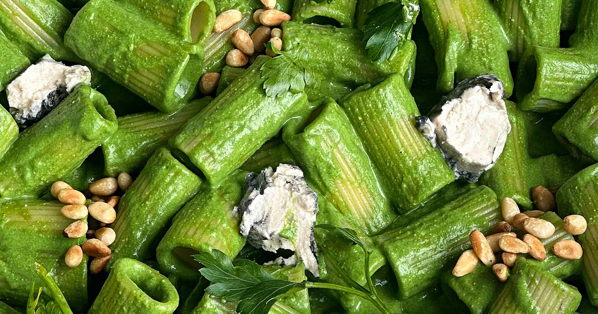 High-protein green pesto pasta Recipe | Samsung Food App