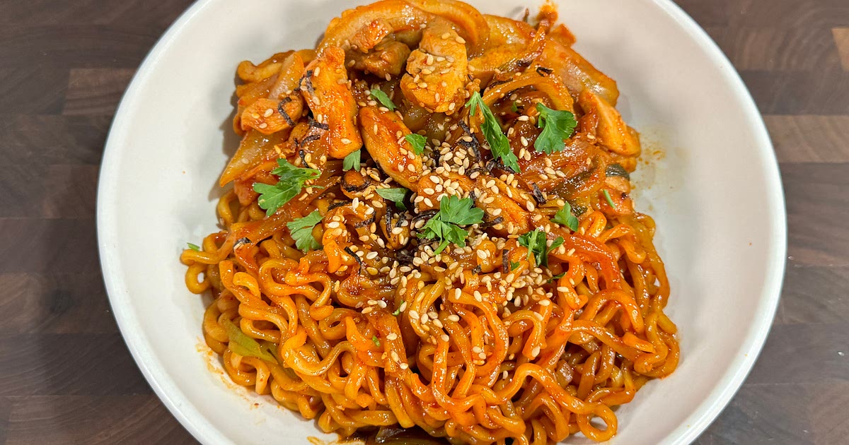 Buldak Noodles with Chicken Recipe | Samsung Food App