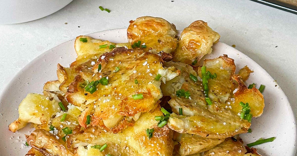 Crispy smashed potatoes with an olive oil mayo Recipe | Samsung Food App
