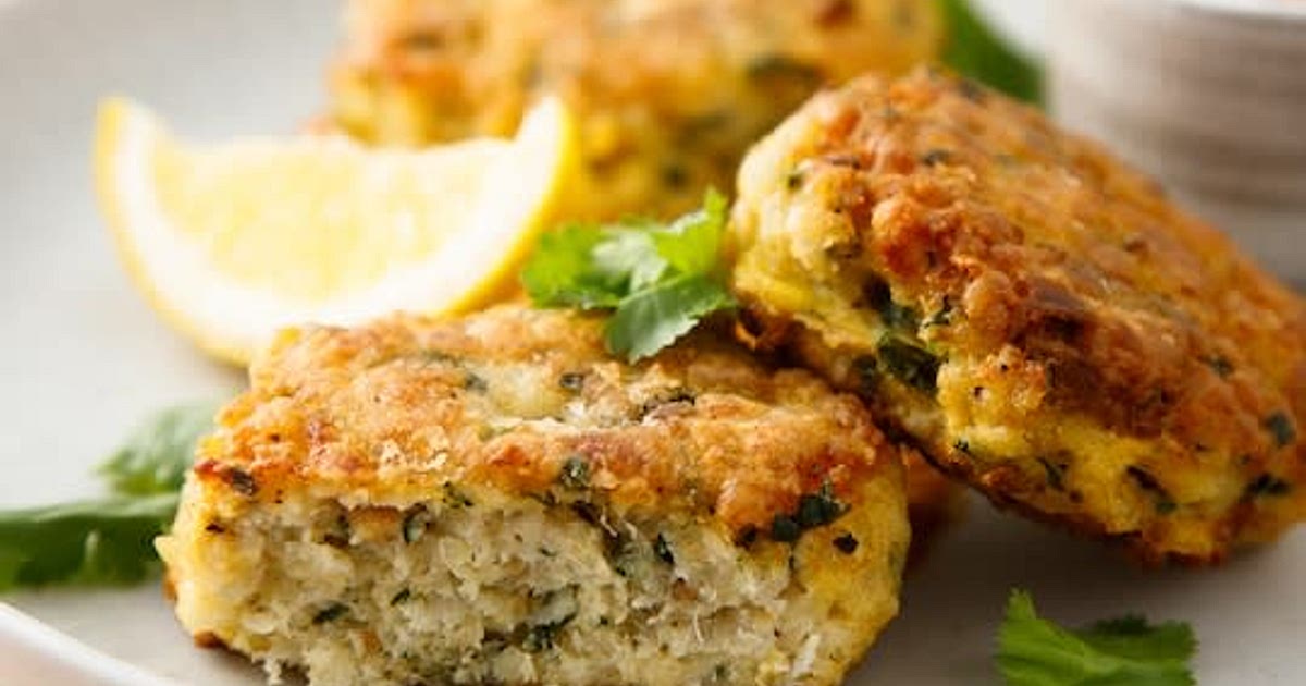 Crab Cakes with Rice Pilaf & Green Beans (Freezer/Comfort Food/Soft) Recipe | Samsung Food App