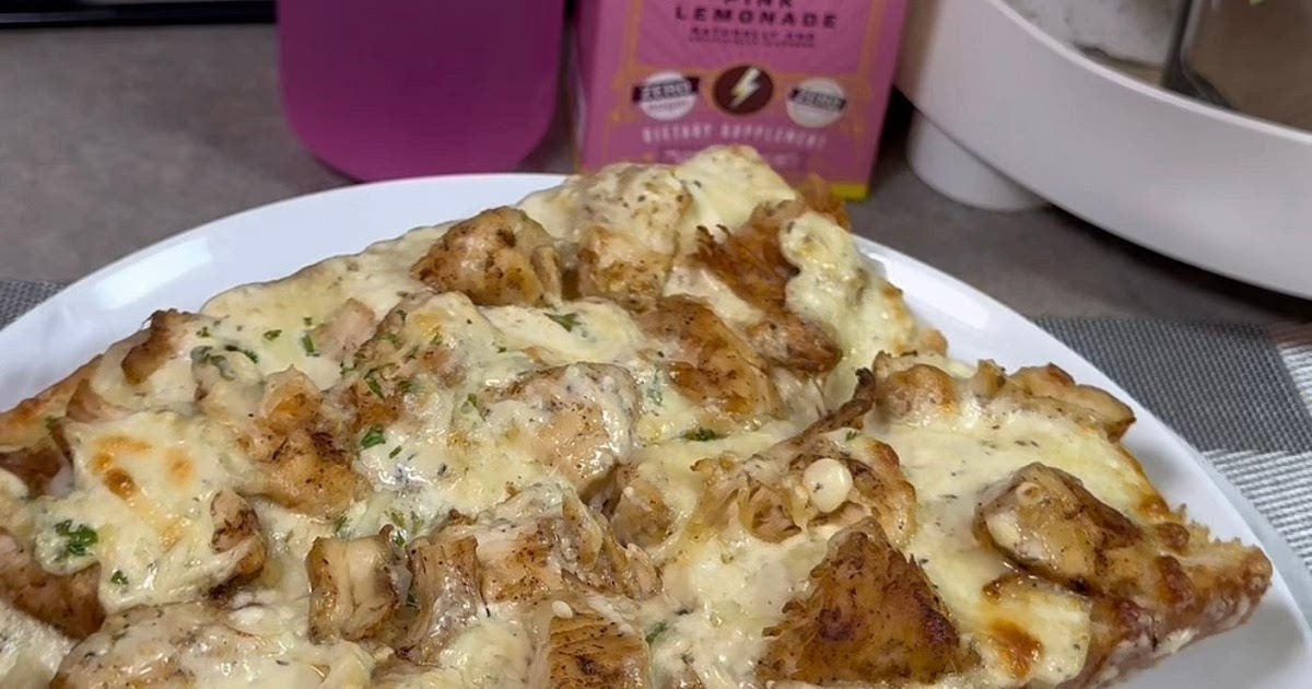Chicken Alfredo Garlic Bread Recipe | Samsung Food App