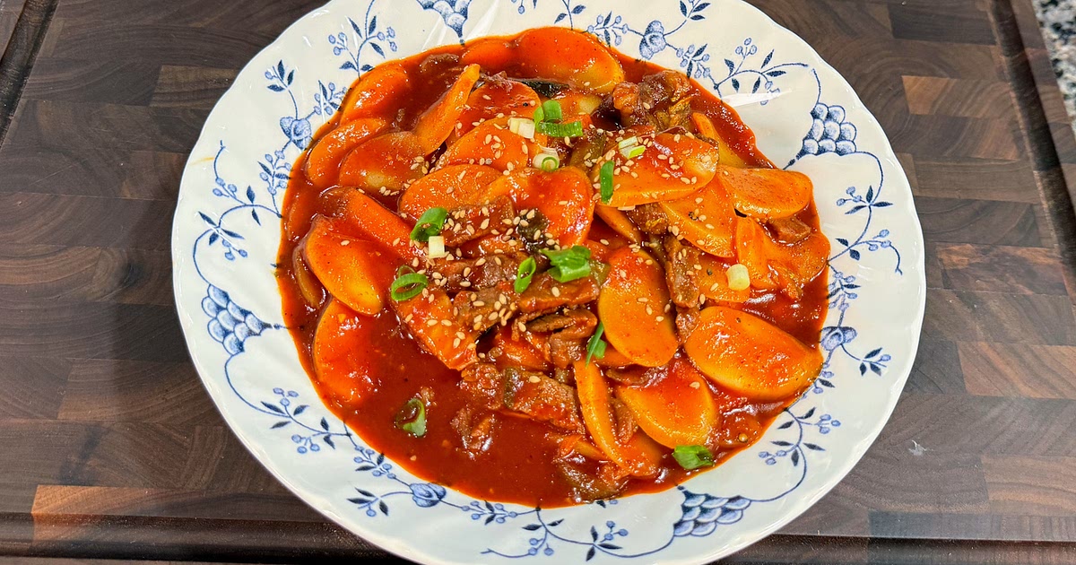 Easy, Quick & Delicious Tteokbokki! Ready in Minutes! 🔥 Recipe | Samsung Food App