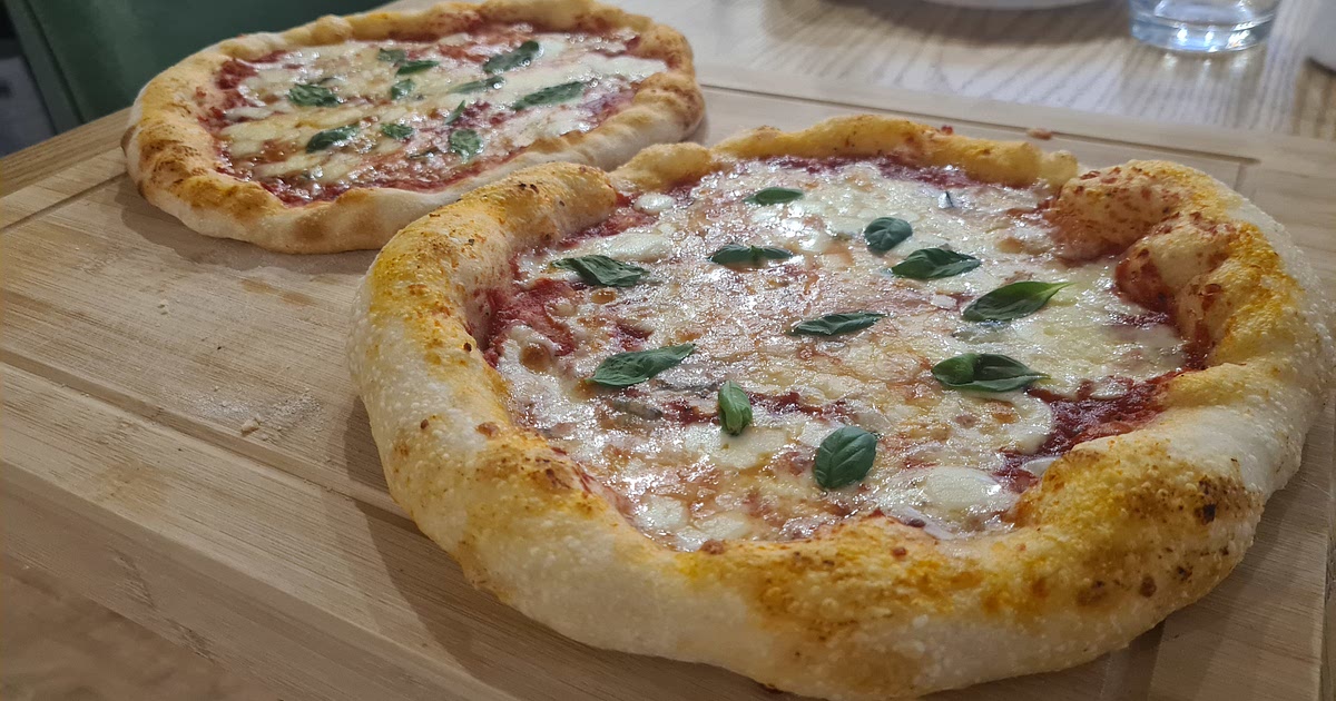 Homemade napoletan quattro formaggi pizza Recipe | Samsung Food App