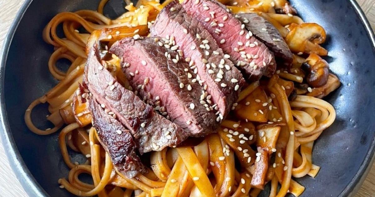 Spicy Udon Noodles with Mushrooms and Beef Recipe | Samsung Food App