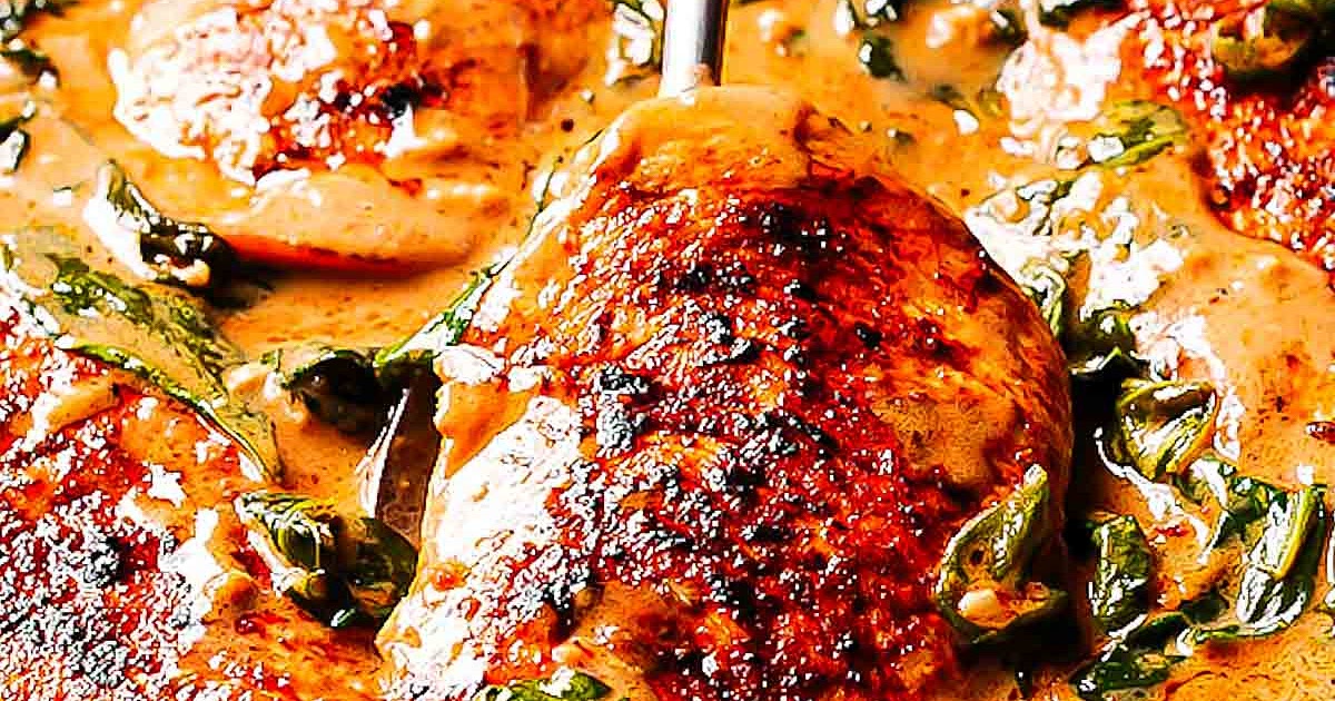 Chicken and Spinach in Creamy Paprika Sauce Recipe | Samsung Food App