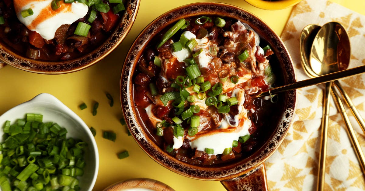 Black Bean and Chocolate Chili Recipe | Samsung Food App