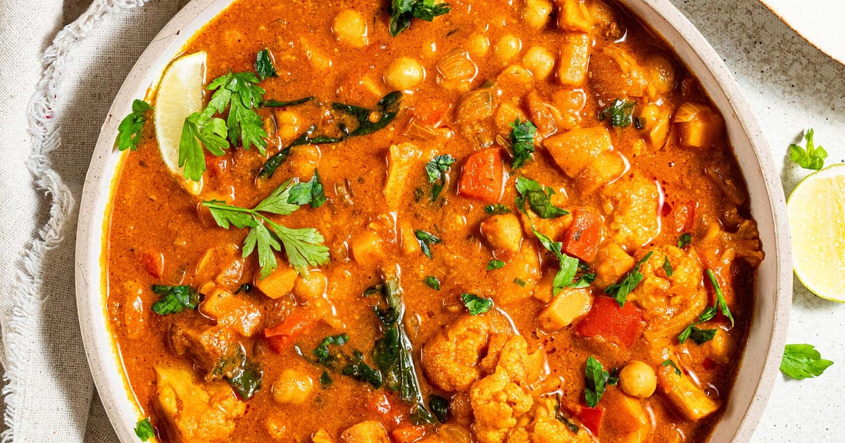 Peanut Stew with Sweet Potato, Cauliflower and Chickpeas Recipe | Samsung Food App