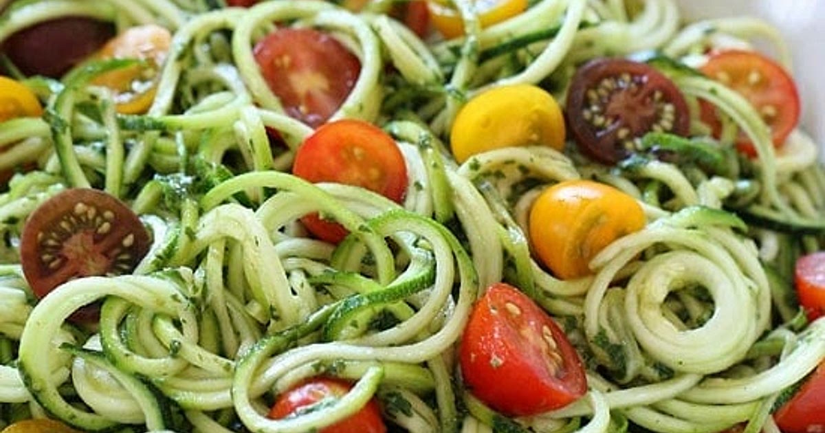 Raw Spiralized Zucchini Noodles with Tomatoes and Pesto Recipe | Samsung Food App