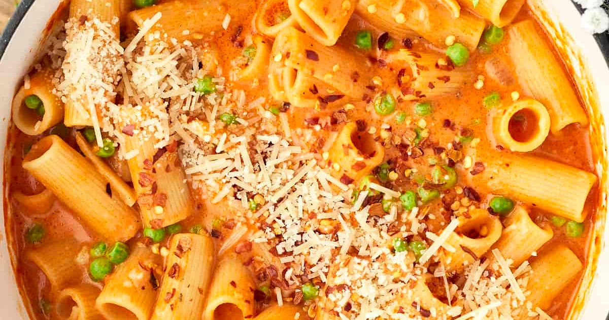 One Pot Spicy Rigatoni Recipe | Samsung Food App