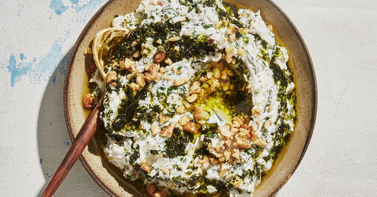 Spinach-Yogurt Dip With Sizzled Mint Recipe | Samsung Food App