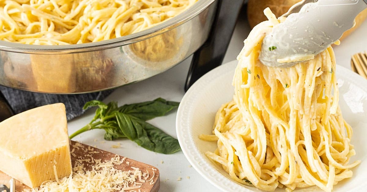One Pot Creamy Garlic Noodles Recipe | Samsung Food App