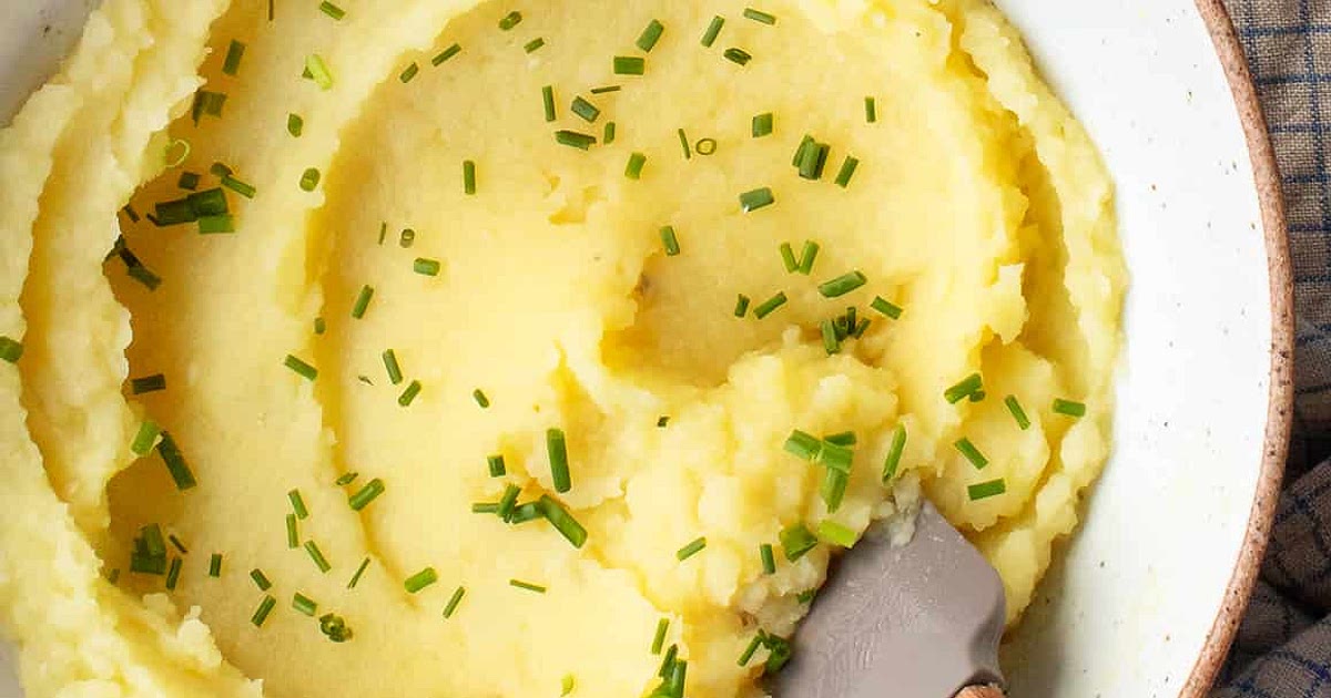 Roasted Garlic Mashed Potatoes Recipe | Samsung Food App