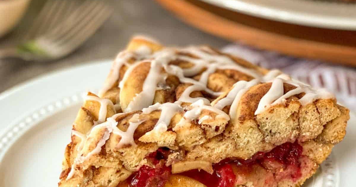 Cinnamon Roll Cranberry Apple Pie Recipe | Samsung Food App